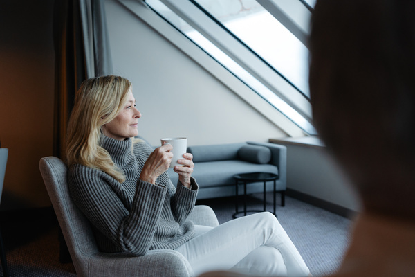 HX Hurtigruten Expeditions MS Fridtjof Nansen Expedition Suite XL Suite Lifestyle 3 ©Tuan Lam Atomic Pixel.jpg